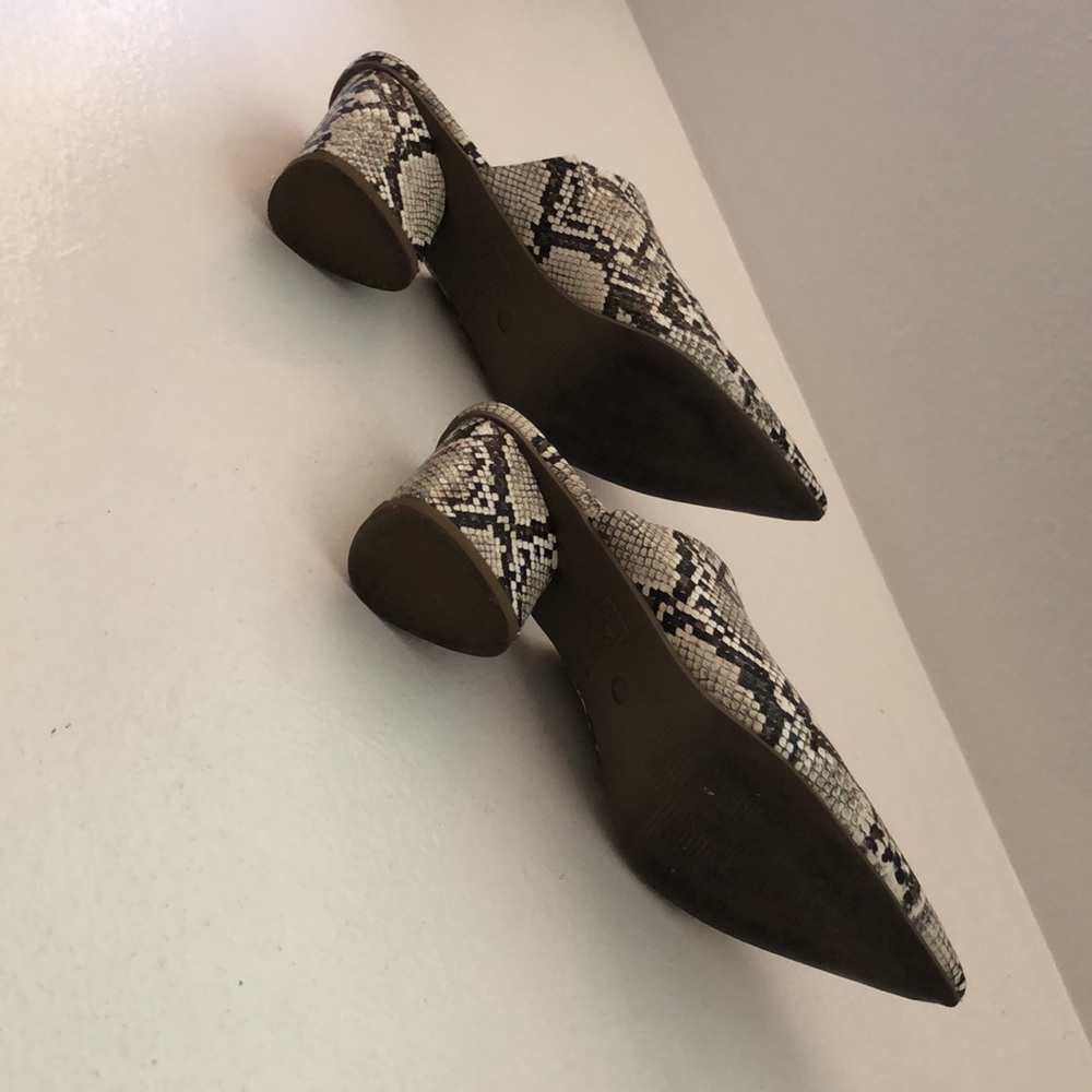 Perfect condition worn once snake style clog slip ons with rubber sole !! - Picture 5 of 6